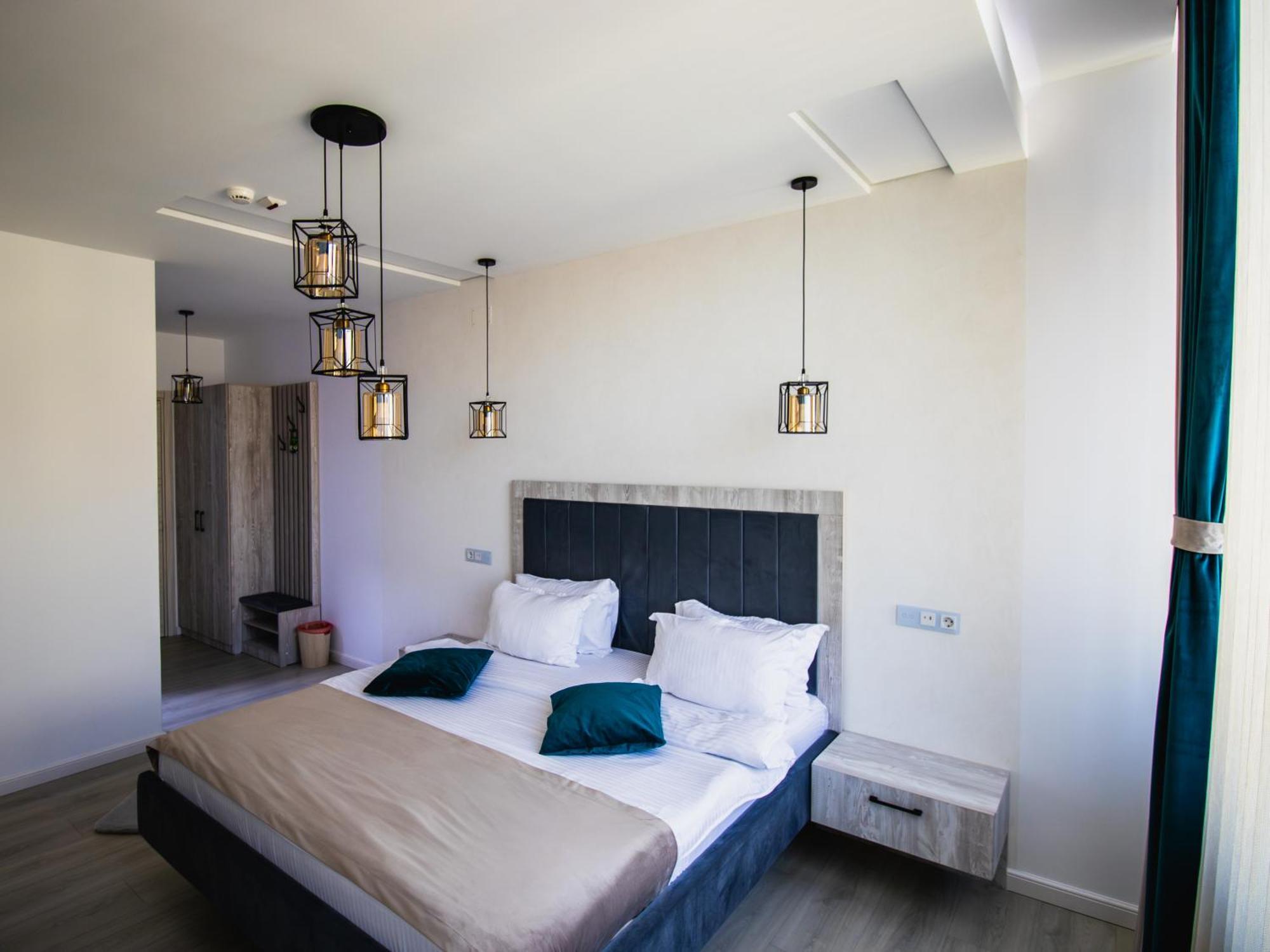 Casa Munteneasca Alessandro Pitesti Luaran gambar
