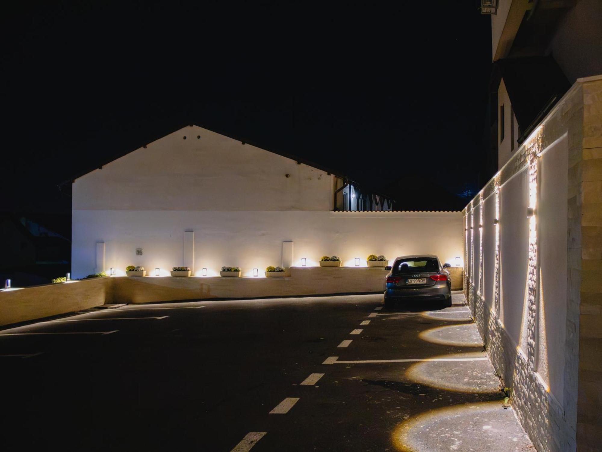 Casa Munteneasca Alessandro Pitesti Luaran gambar