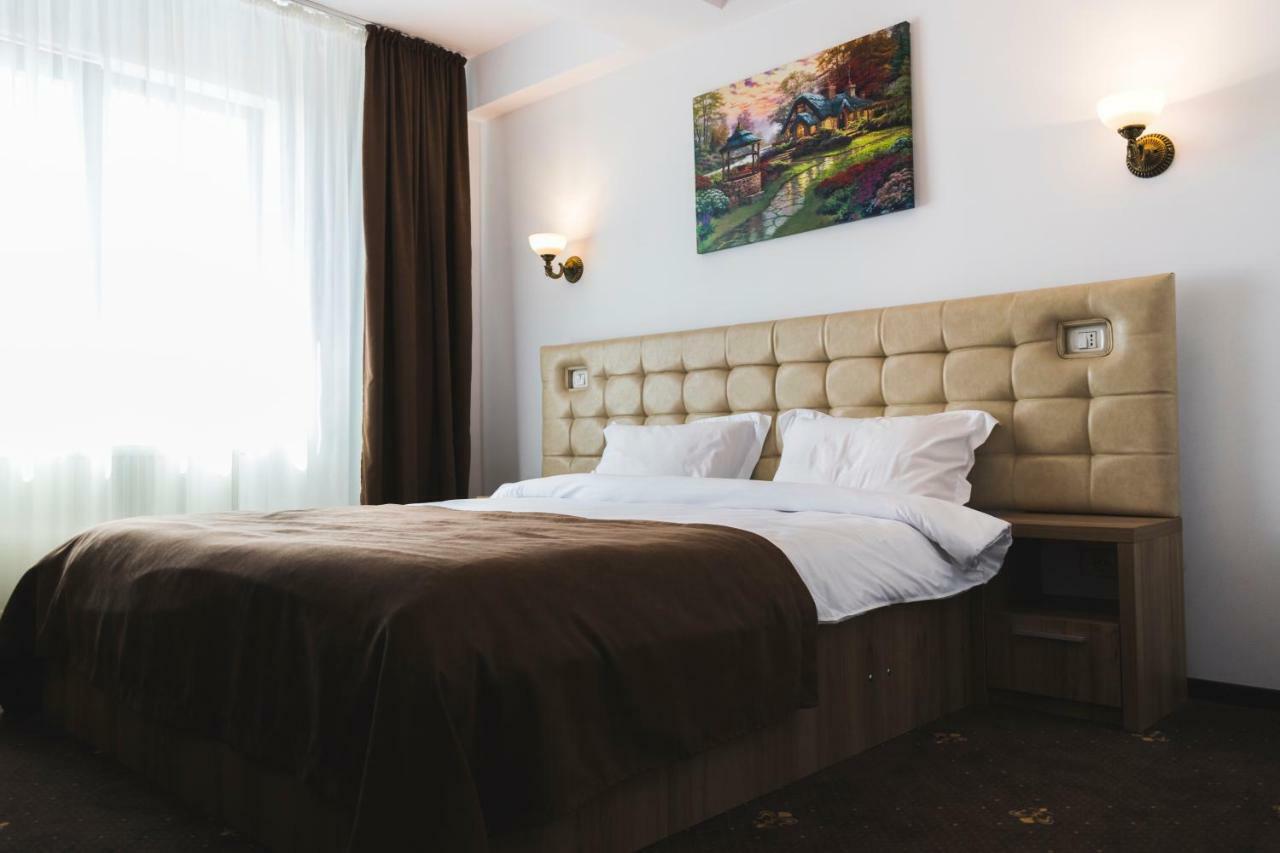 Casa Munteneasca Alessandro Pitesti Luaran gambar